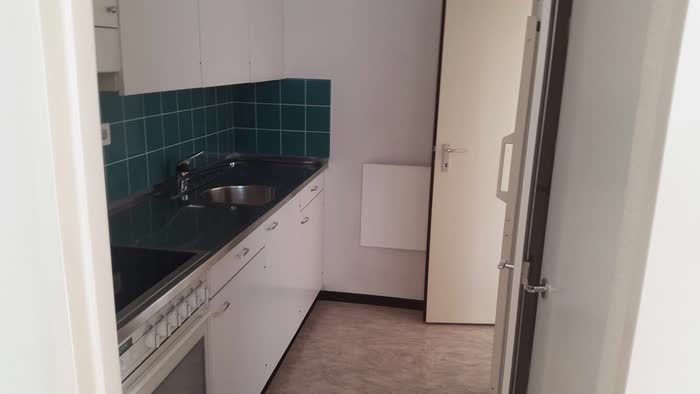 Totalsanierung 4-Zimmer-Wohnung in Kriens — Küche vorher